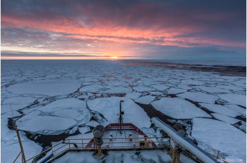 How Solar Energy Drives the Rapid Annual Retreat of Antarctic Sea Ice