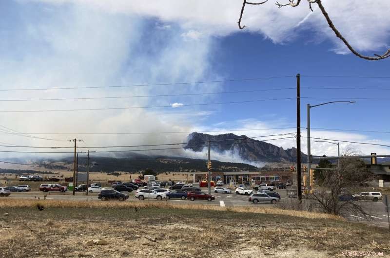 Colorado Wildfire Forces Evacuation of 19,000 Residents in South Boulder