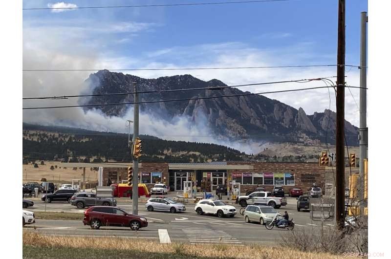 Colorado Wildfire Forces Evacuation of 19,000 Residents in South Boulder