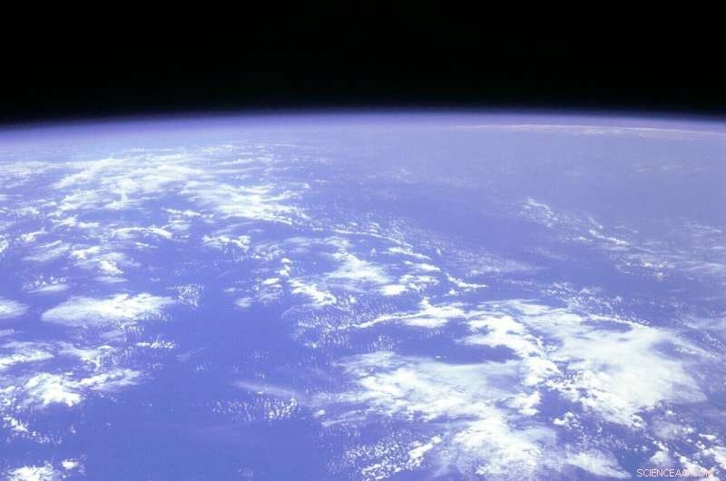 Seafloor Fertilizer Factory Sparked Earth s Oxygen Surge, Catalyzing Complex Life