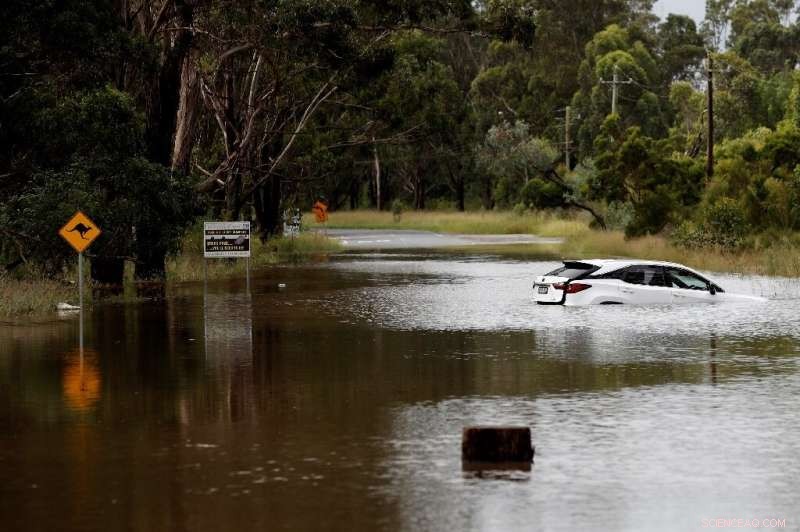 Australia Orders 200,000 Evacuations Amid Floods; Sydney Escapes Disaster