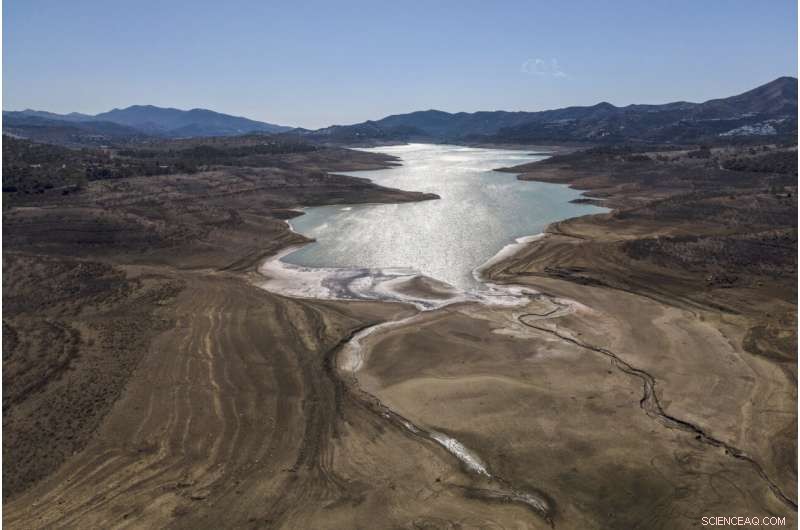 UN Report: Climate Warming Destroys European Water Resources, Endangering Crops