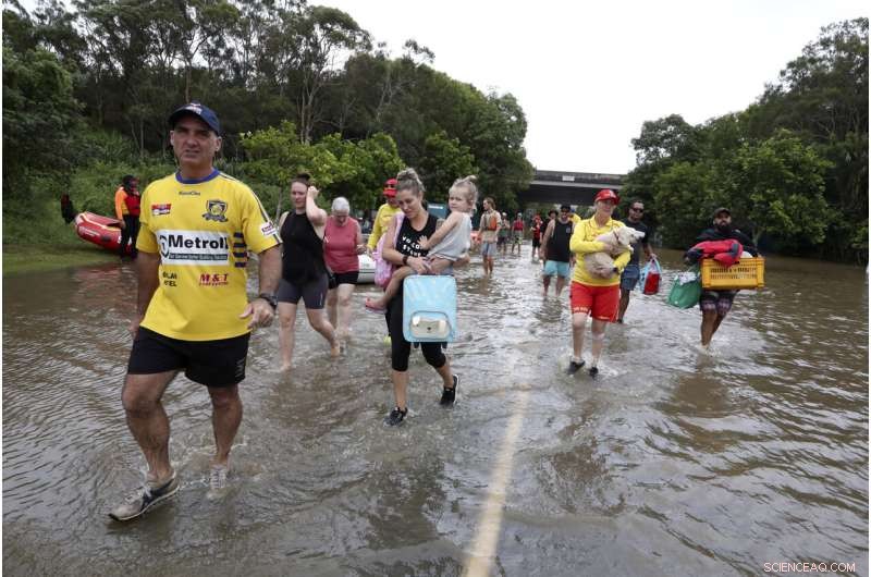 Mass Evacuations Triggered by Australia s Worst Floods in a Decade