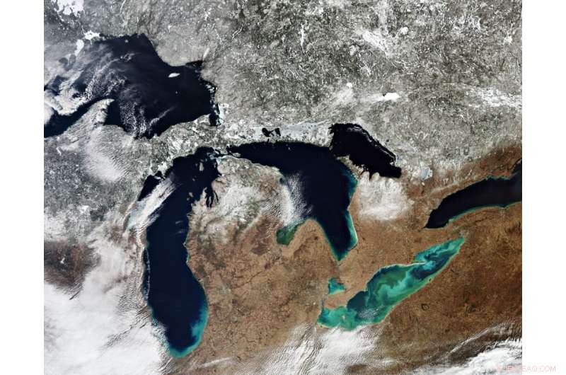 Climate Change Accelerates Extreme Heat Waves in Lakes Worldwide