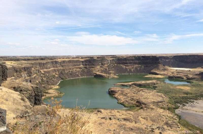 Crustal Tilt Guided Ancient Missoula Megafloods