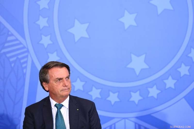 Bolsonaro Unveils Plan to Expand Gold Mining in the Amazon, Facing Environmental Criticism