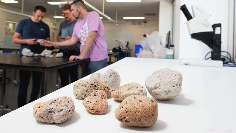 Pink Pumice Reveals the Hidden Force of Underwater Volcanic Eruptions