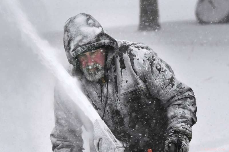 Massive Nor easter Hits East Coast: Heavy Snow, Winds, Flooding