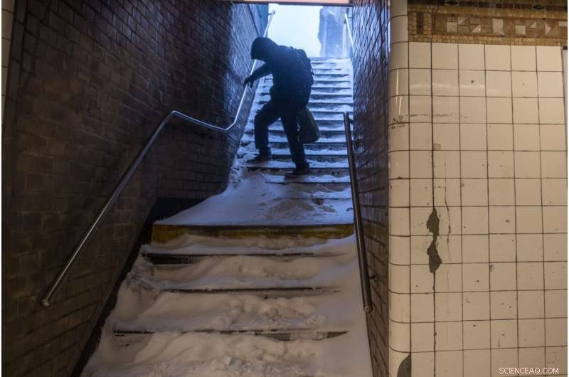 Massive Nor easter Hits East Coast: Heavy Snow, Winds, Flooding