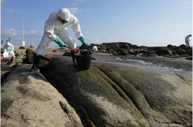 Strong Winds and Cleanup Operations Keep Oil Spill from Reaching Thailand’s Resort Island