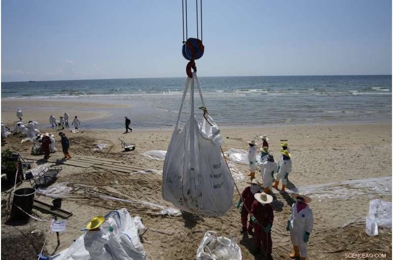 Strong Winds and Cleanup Operations Keep Oil Spill from Reaching Thailand’s Resort Island