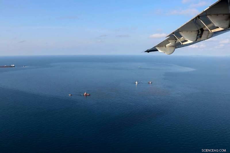 Thailand Urgently Tackles Undersea Oil Leak Threatening Ko Samet National Park