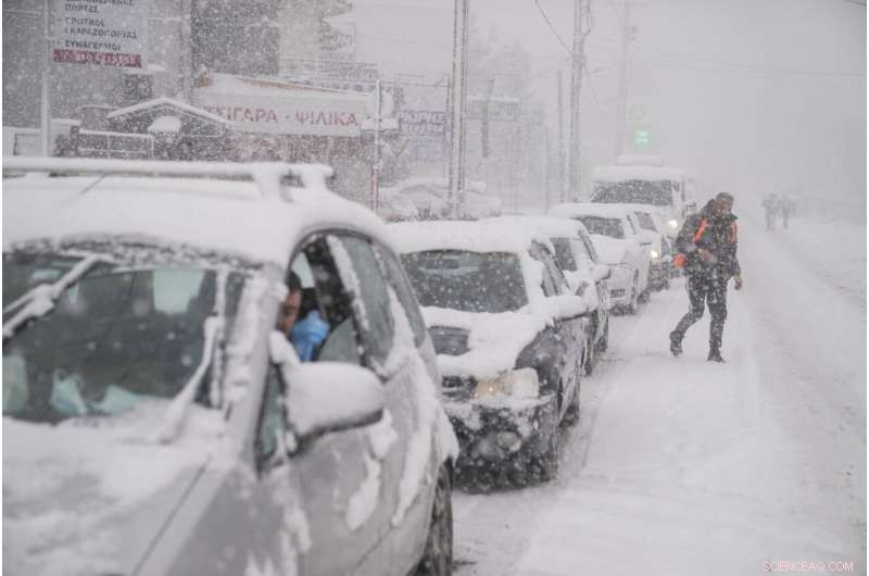 Heavy Snowstorms Strike Athens and Greek Islands Amid Severe Weather