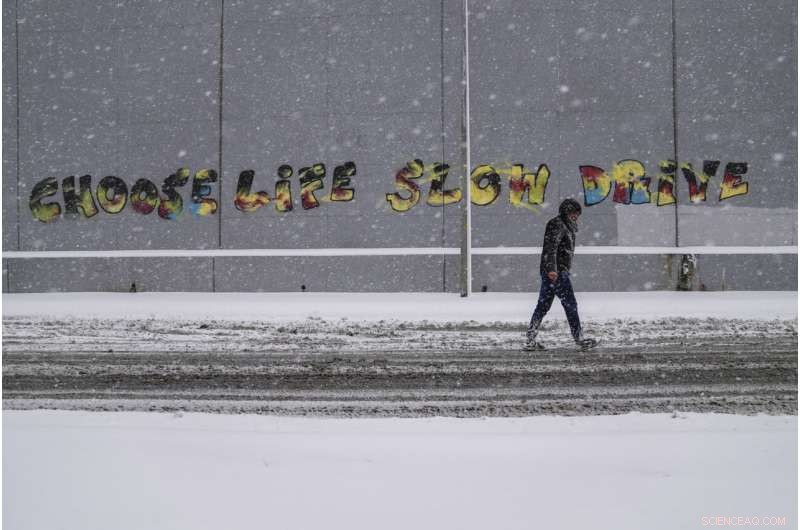 Heavy Snowstorms Strike Athens and Greek Islands Amid Severe Weather