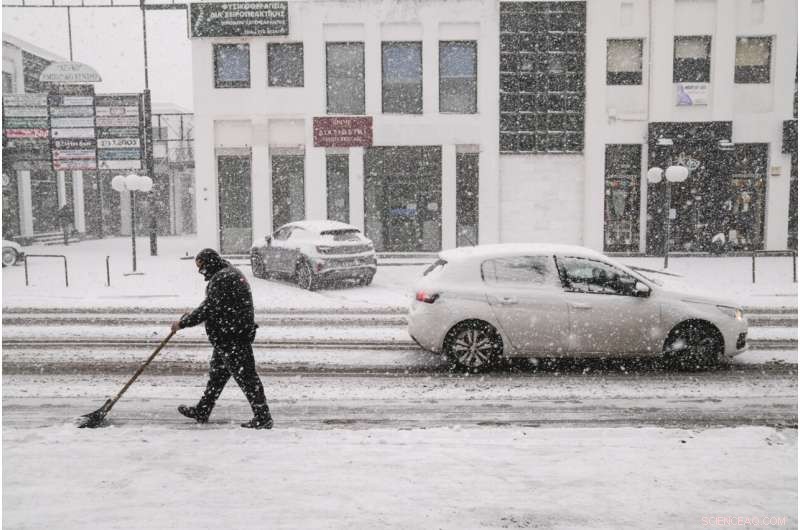 Heavy Snowstorms Strike Athens and Greek Islands Amid Severe Weather