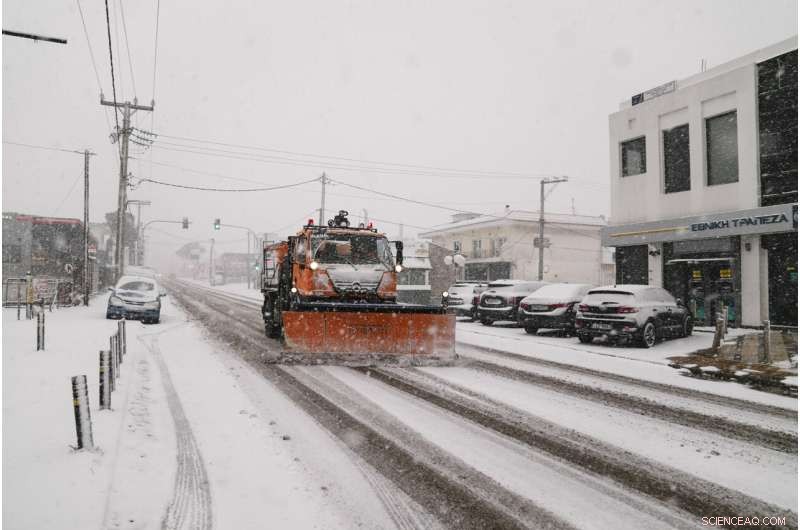 Heavy Snowstorms Strike Athens and Greek Islands Amid Severe Weather