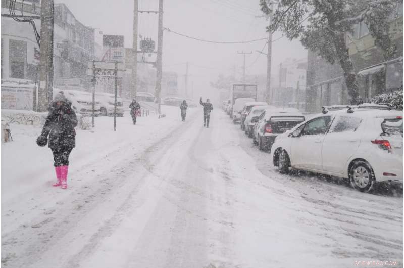 Heavy Snowstorms Strike Athens and Greek Islands Amid Severe Weather