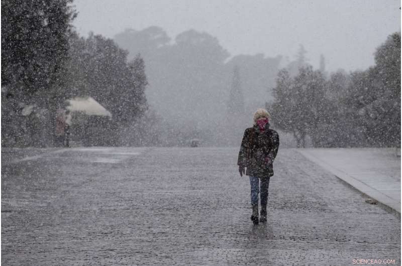 Heavy Snowstorms Strike Athens and Greek Islands Amid Severe Weather