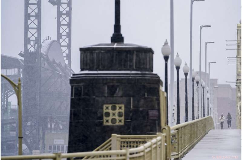 Intense Winter Storm Brings Heavy Snow, Thunderstorms to Northeast US