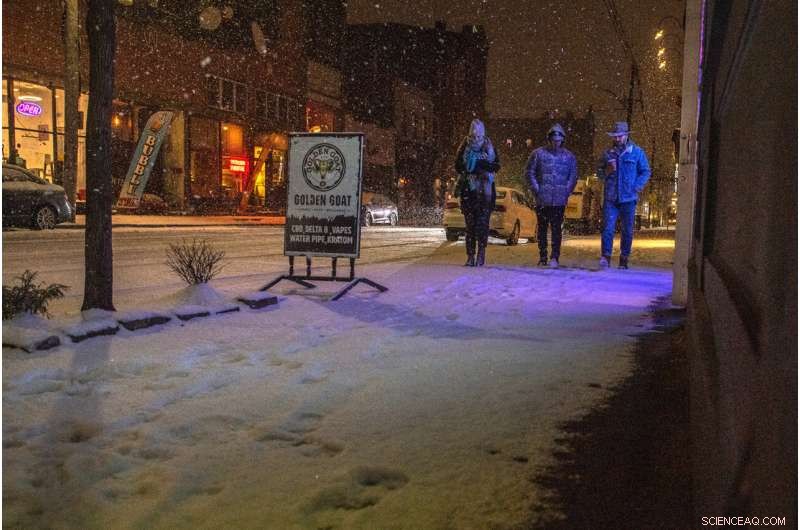 Intense Winter Storm Brings Heavy Snow, Thunderstorms to Northeast US