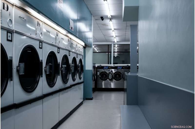 Drying Clothes Releases Significant Airborne Microfibers – New Study Reveals Environmental Impact