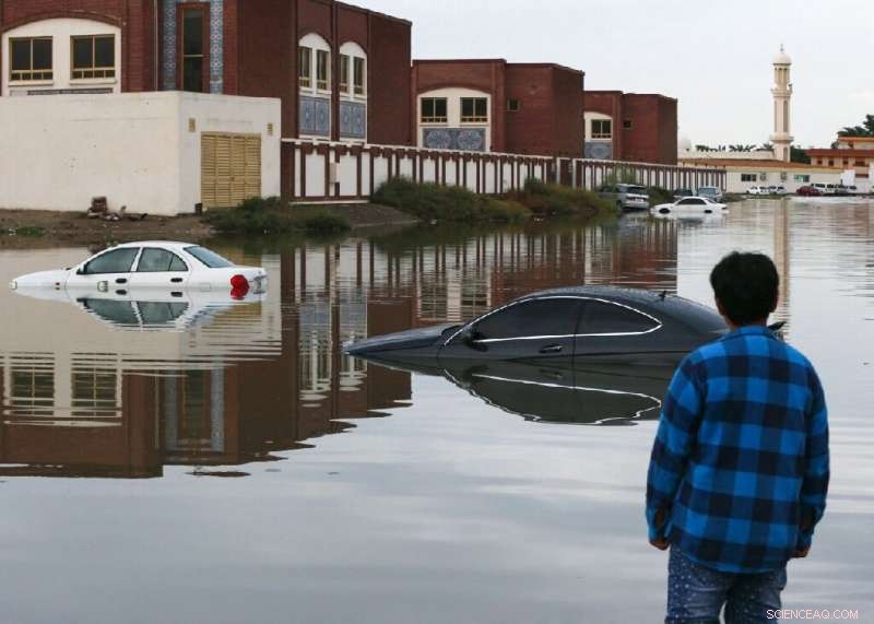 Gulf Arab Nations Brace for Heavy Rains Amid Flood Threat