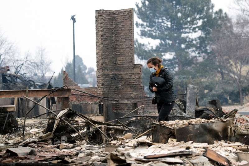 Colorado Wildfire Devastates Superior; Governor Highlights Rapid Spread
