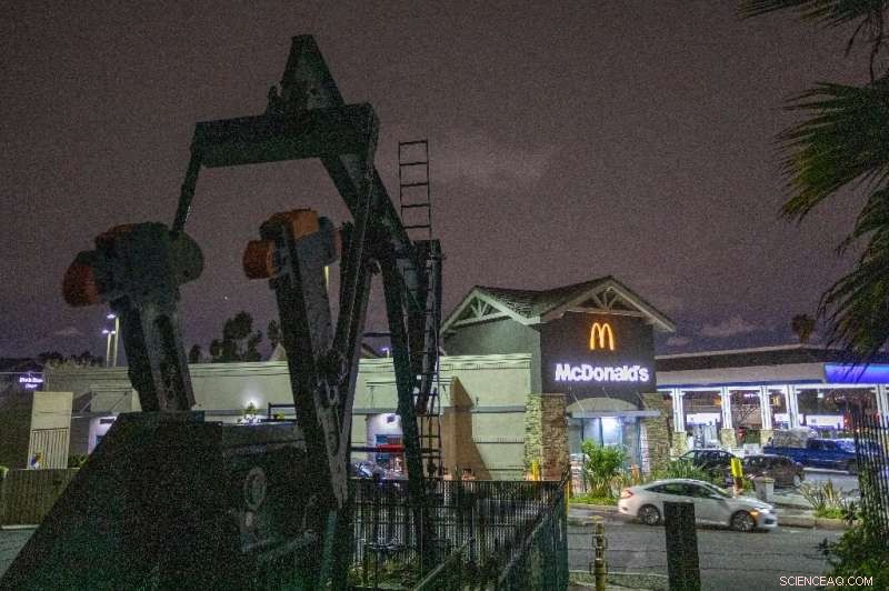 Oil Under Pressure: Climate Crisis Accelerates Global Shift Away from Petroleum