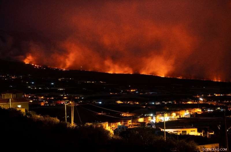 Scientists Dive Beneath La Palma Volcano to Study Eruptive Lava