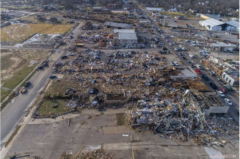 Exploring the Link Between the Recent Tornado Outbreak and Climate Change