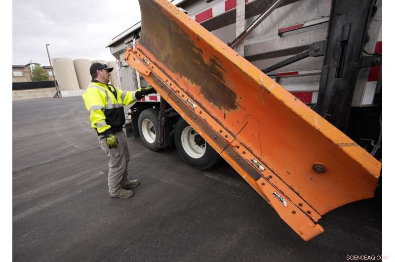 Denver Welcomes First Snow of the Season, Ending 232‑Day Drought
