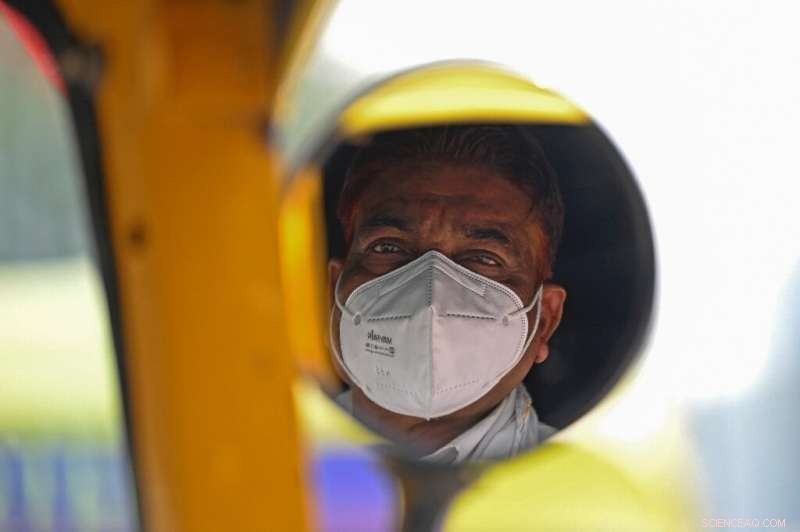 Delhi s Smog-Poisoned Roads: A Deadly Threat to Drivers and Residents