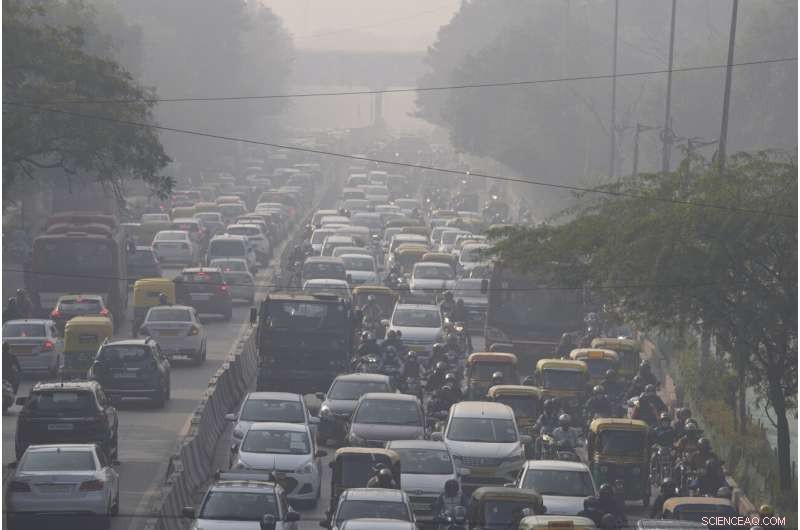 New Delhi Schools Shut Down Amid Severe Smog; Authorities Explore Lockdown Measures
