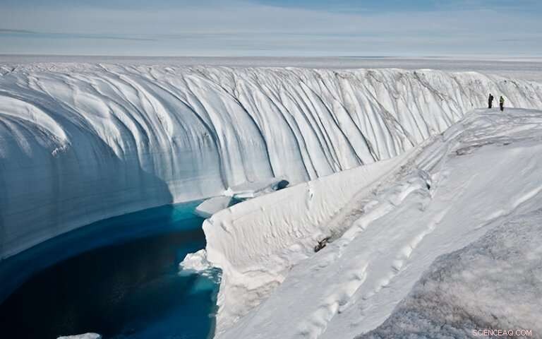 Satellite Data Reveals Accelerated Greenland Ice Melt, Heightening Global Flood Threat