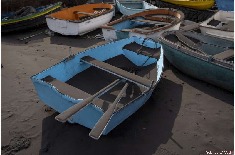 La Palma Volcano Continues to Erupt, Ash Blankets Island