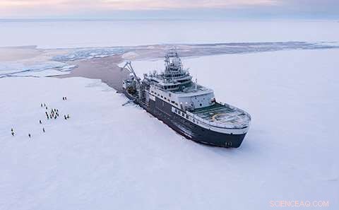 International Expedition Captures First Images of Arctic Hydrothermal Vents 4 km Beneath Ice
