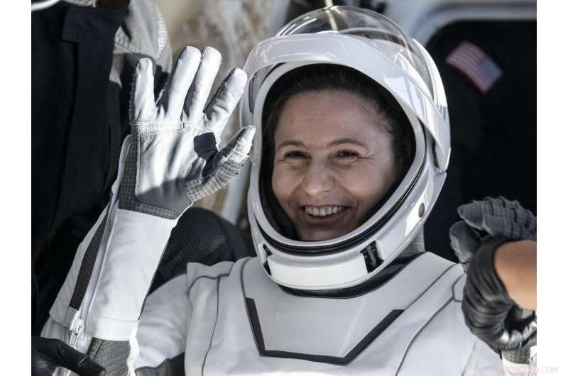 SpaceX Crew Dragon Safely Returns Four Astronauts to Earth After Six-Month Mission