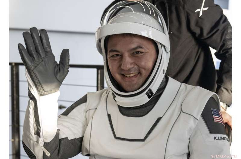 SpaceX Crew Dragon Safely Returns Four Astronauts to Earth After Six-Month Mission