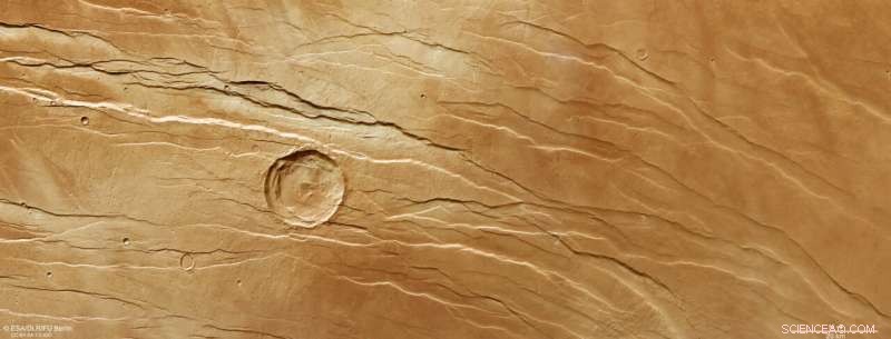 Tantalus Fossae on Mars: High-Resolution HRSC Image by ESA’s Mars Express