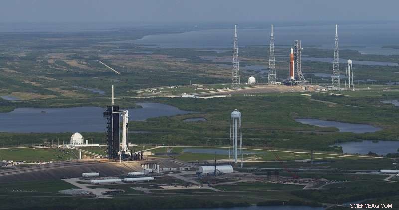 Axiom Mission 1 & Artemis I Launch Pads 39A & 39B: Historic Dual-Rocket Display