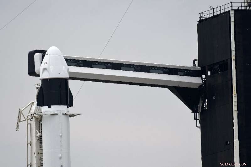 SpaceX Dragon Prepares for Historic Axiom-1 Private Mission to the ISS