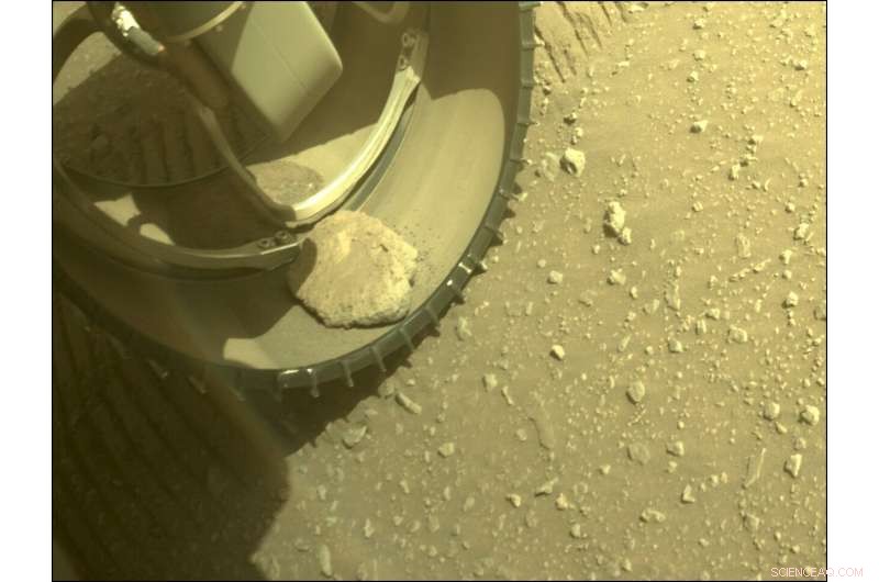 A Large Rock Mysteriously Locked Inside Perseverance’s Wheel
