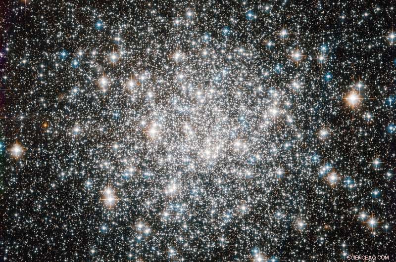 AstroSat Uncovers 1,400 UV‑Bright Stars in Globular Cluster NGC 4590