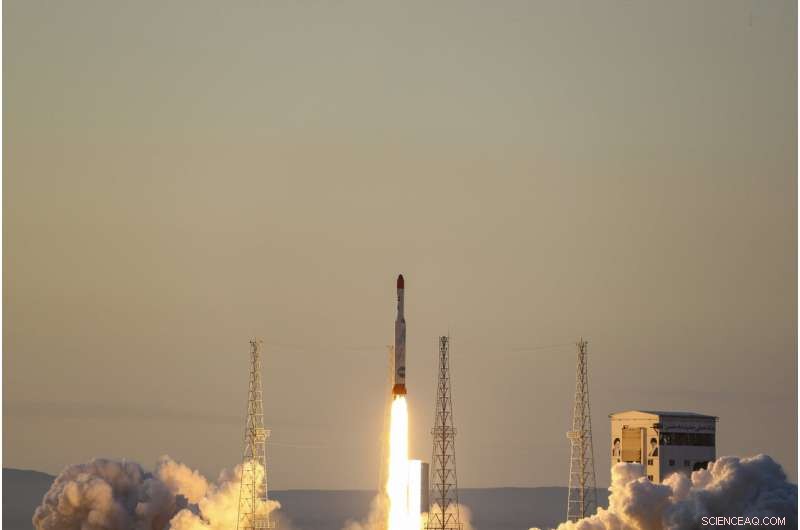 Iran Confirms Successful Simorgh Rocket Launch Into Space