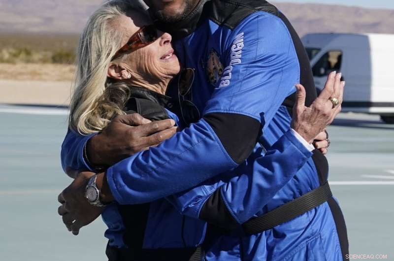 Michael Strahan Soars to Space with Alan Shepard’s Daughter – A Historic Moment