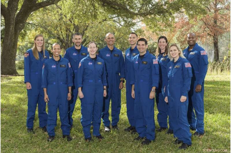 NASA Announces 10 New Astronauts, Including Pilots, Doctor, Physicist, and Cyclist