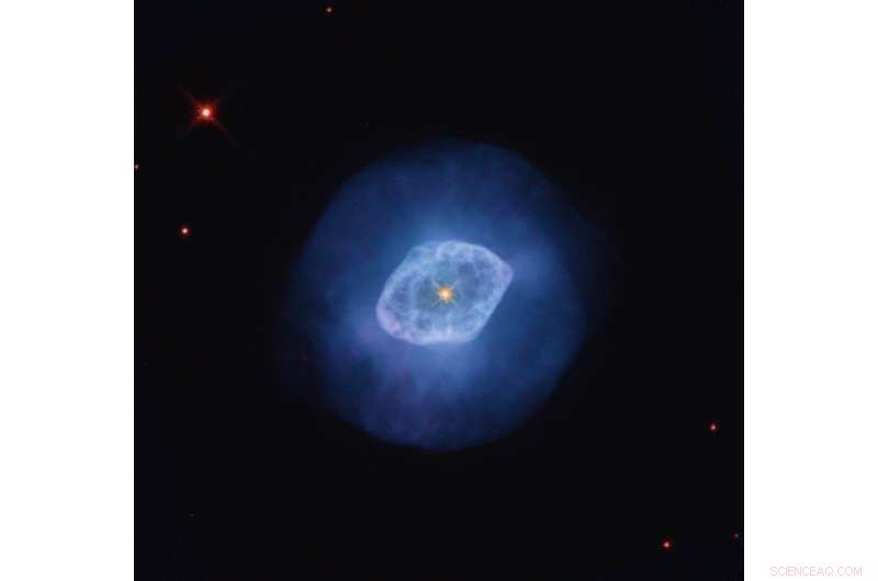 Hubble Reveals Intricate Structures in NGC 6891 Planetary Nebula