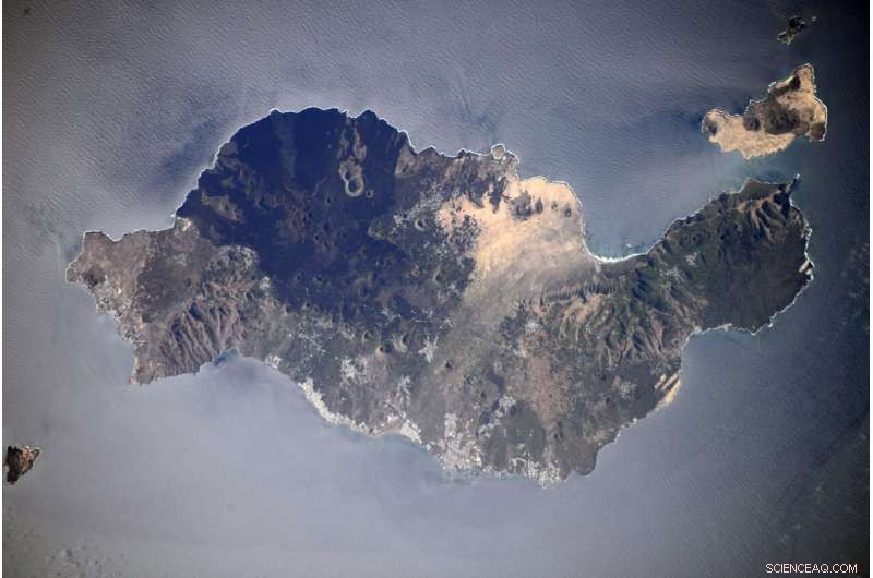ESA’s Pangaea Course: Astronauts Train on Spain’s Volcanic Canary Islands