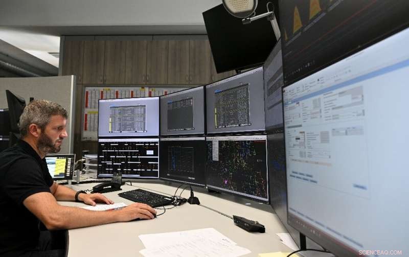 Solar Panels Cut Off on Sunny Days: The Paradox of Germany’s Energy Crisis