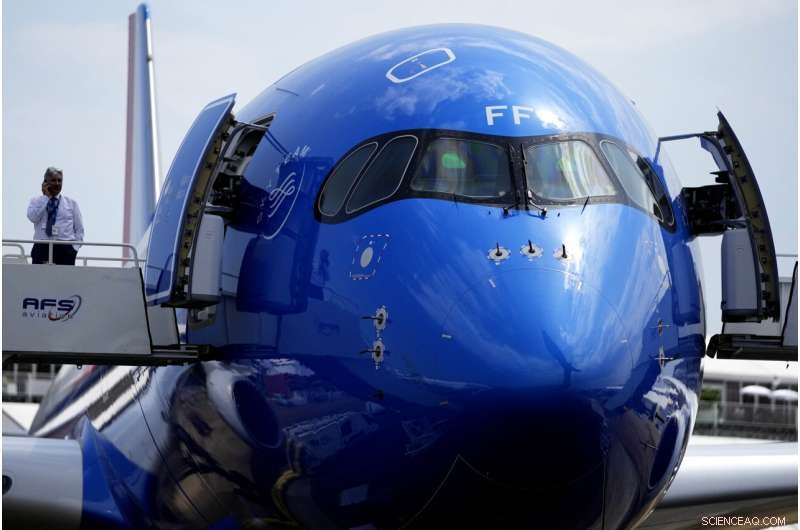 Aviation s Roadblocks to Meeting Emission Reduction Targets